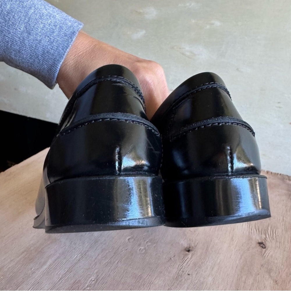 TOD'S Black Leather Loafers SZ 5.5 Gently Used - Picture 4 of 9